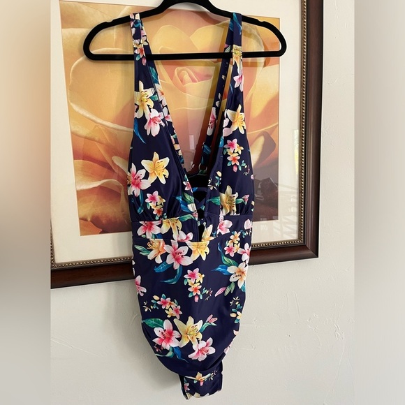 Tummy Control Swimsuit - Picture 3 of 7